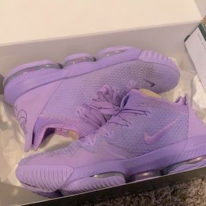 Nike LeBron’s XVI Lows